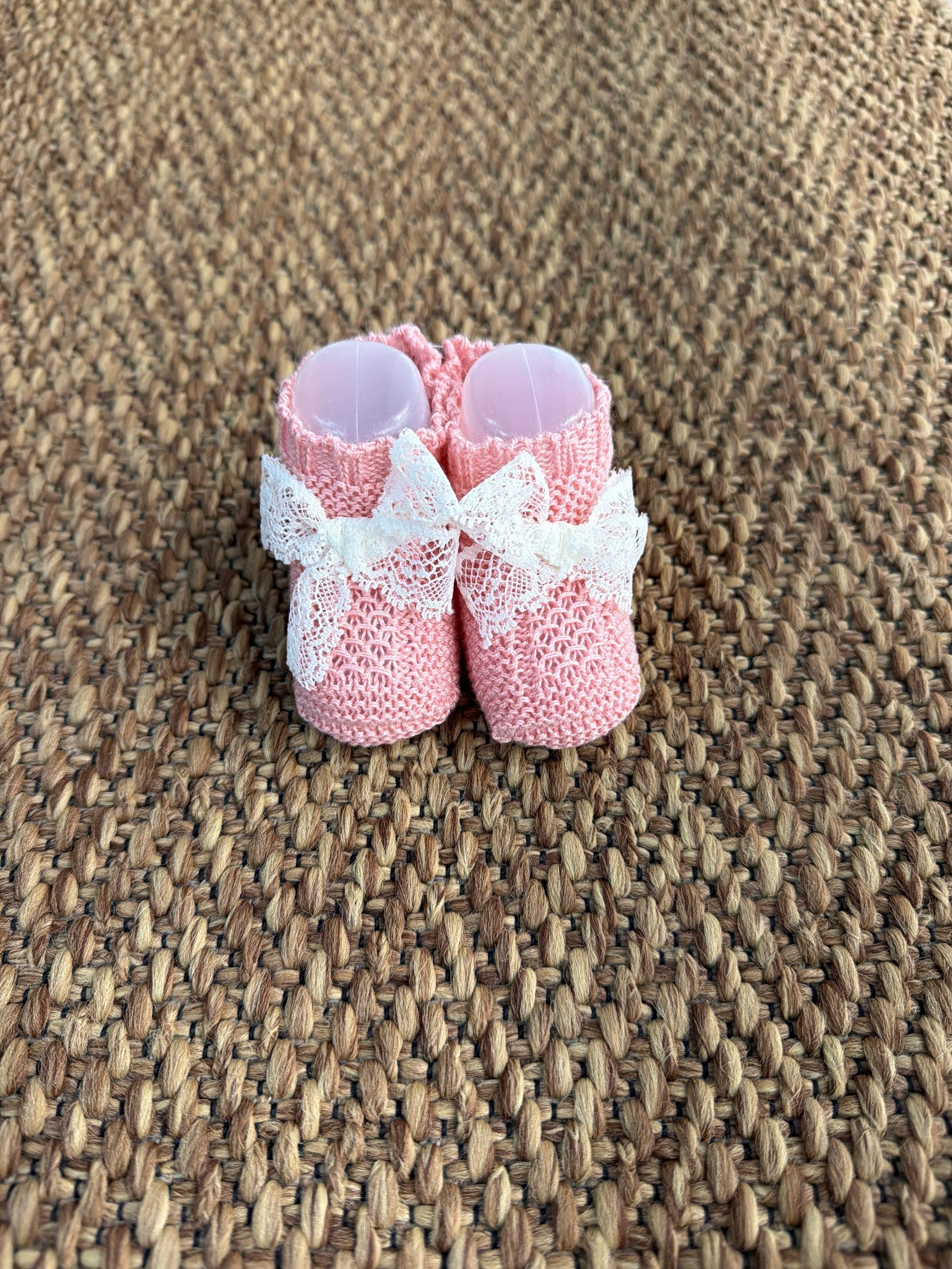 Babbucce neonata traforate con fiocchetto in pizzo Juliana