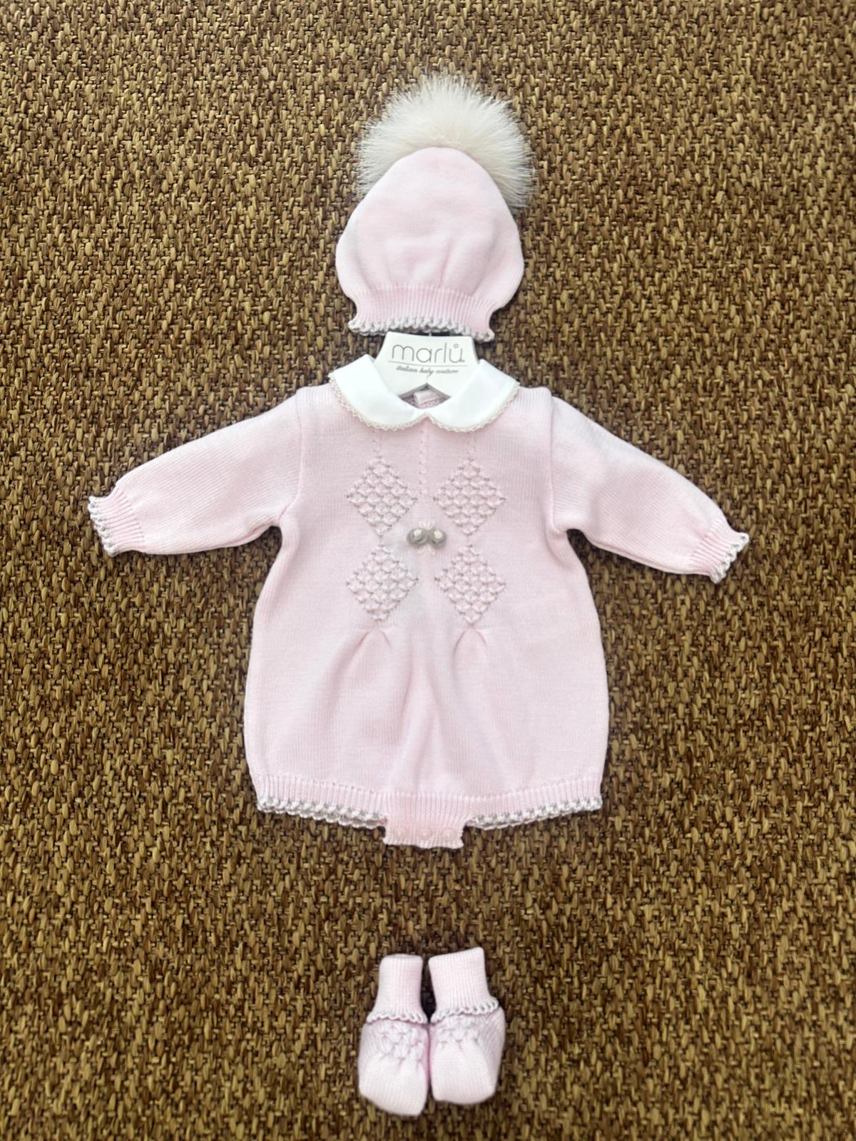Pagliaccetto neonata con cappellino e scarpine Marlù