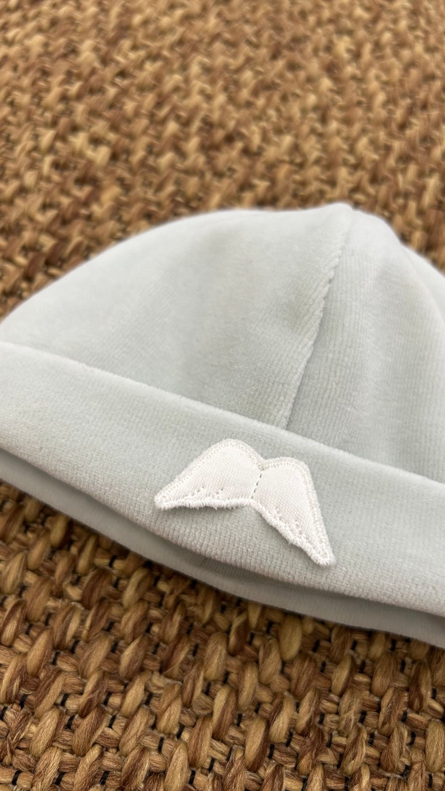 Cappellino neonati velluto ali Baby Gi