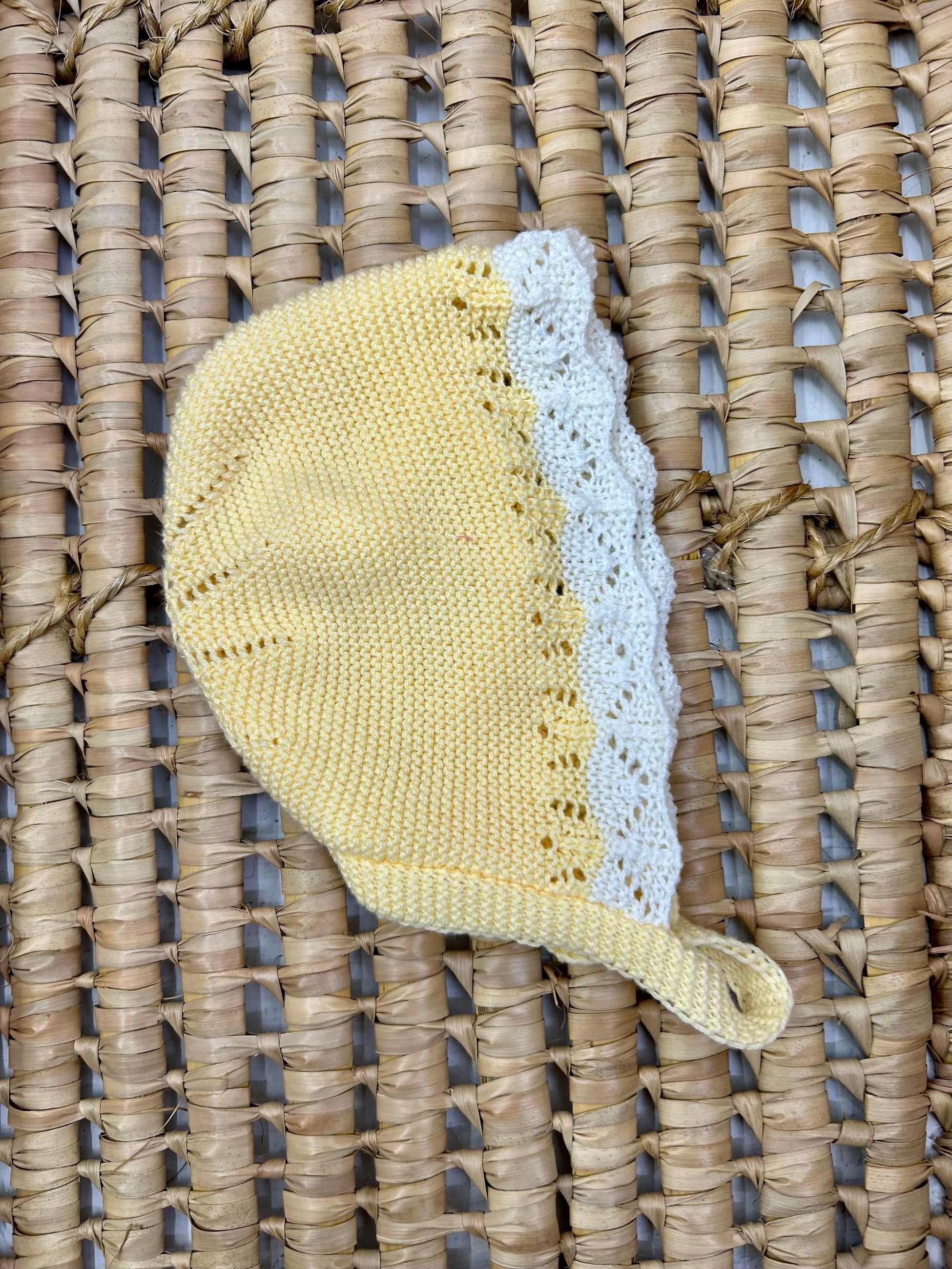 Cuffia neonata in filo Carmen Taberner