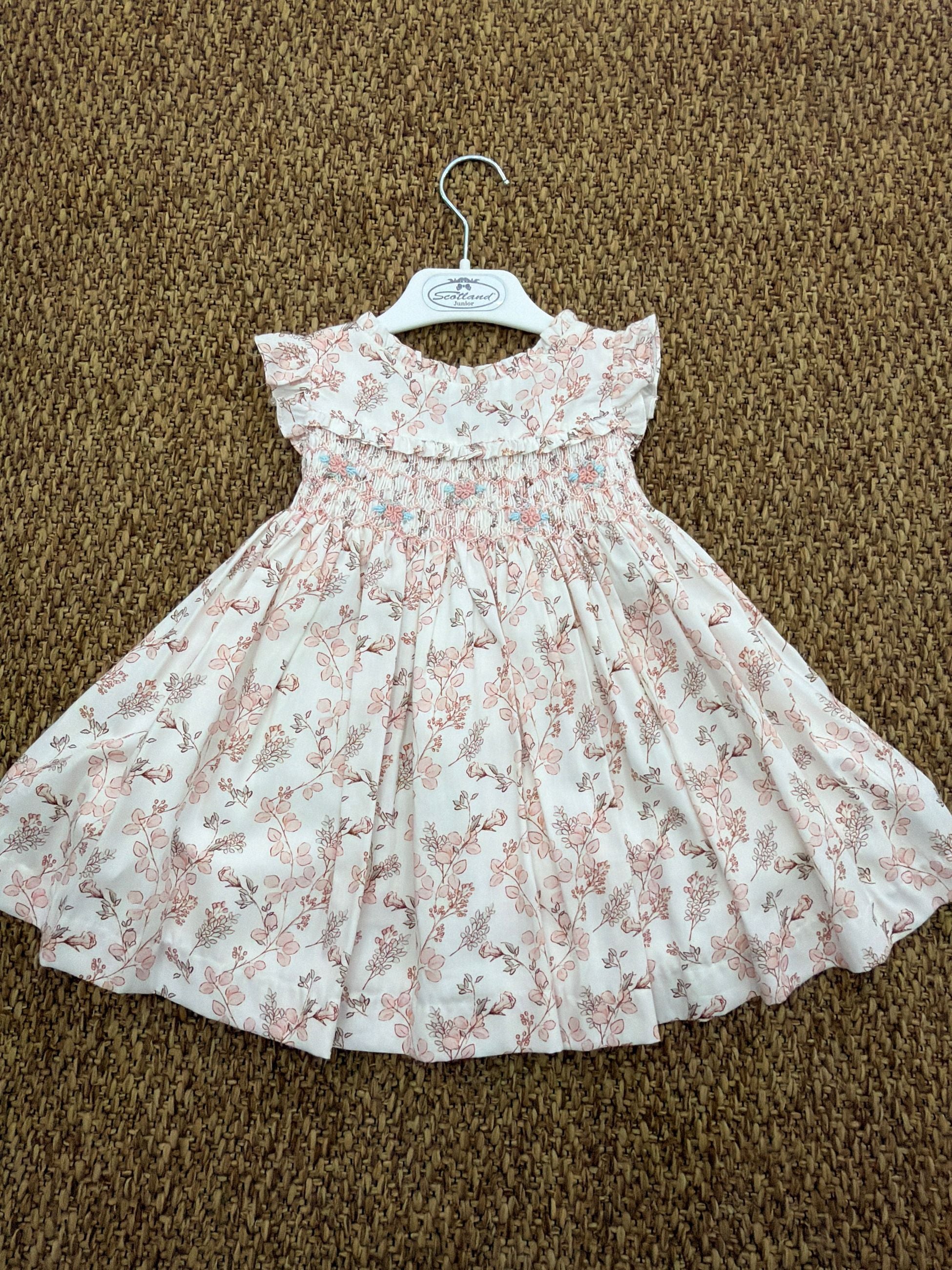 Abito con fiorellini e punto smock