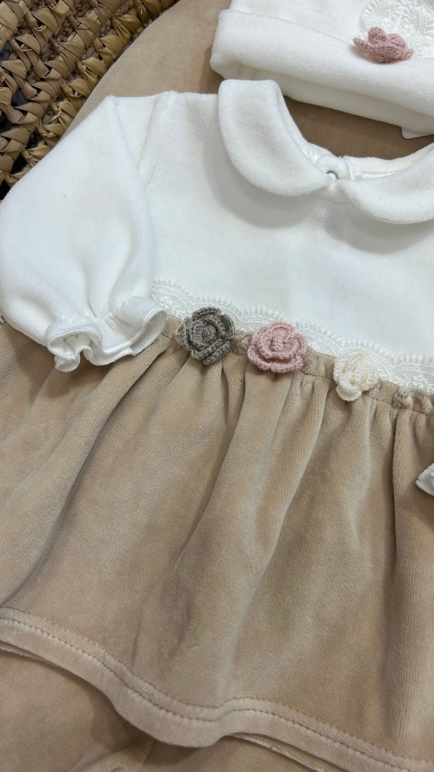 Completo neonata 2pz con roselline Teto e Tatta