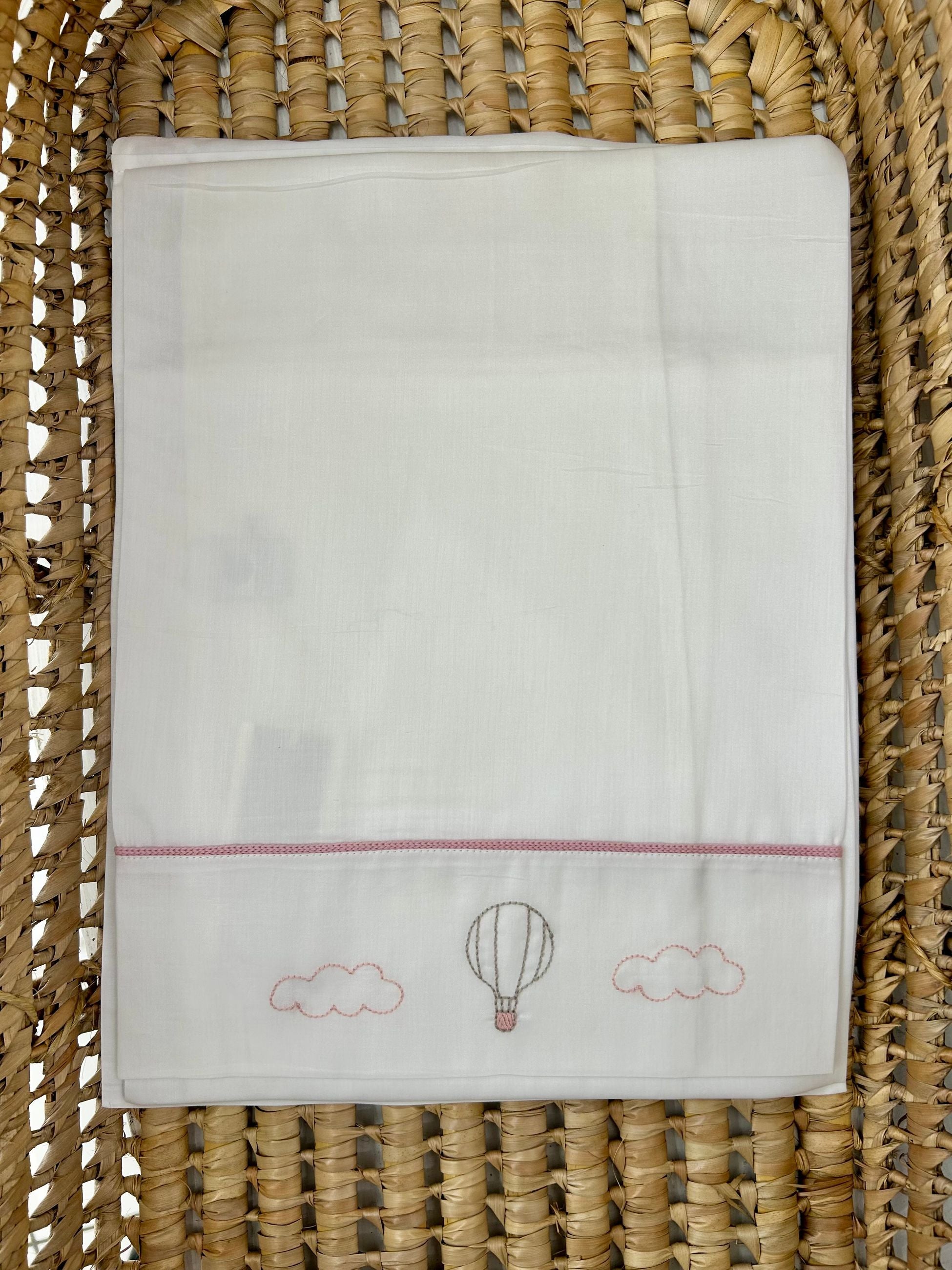 Lenzuolo culla ricamo mongolfiera Marlù