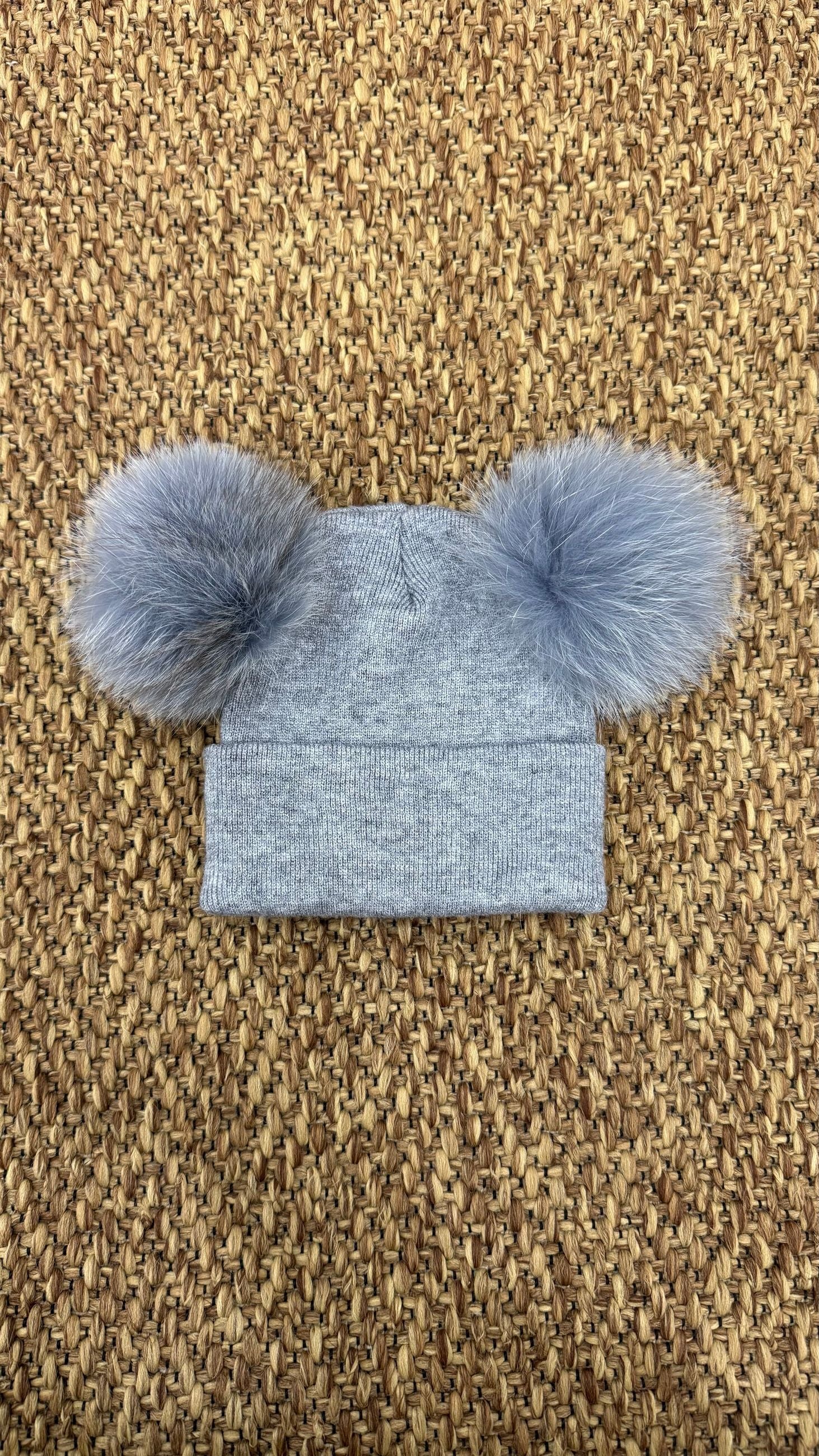 Cappello bimbi liscio con 2 pon pon Enfant Made in Italy