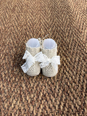 Babbucce neonata traforate con fiocchetto in pizzo Juliana