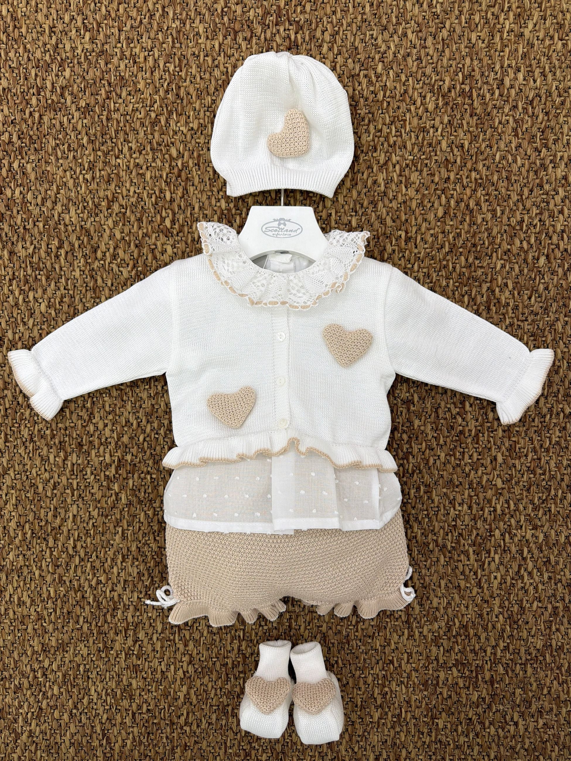 Completo neonata 3pz con cappellino e scarpine cuore Marlù