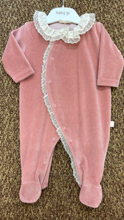 Tutina neonata in ciniglia collo volant e merletto Baby Gi