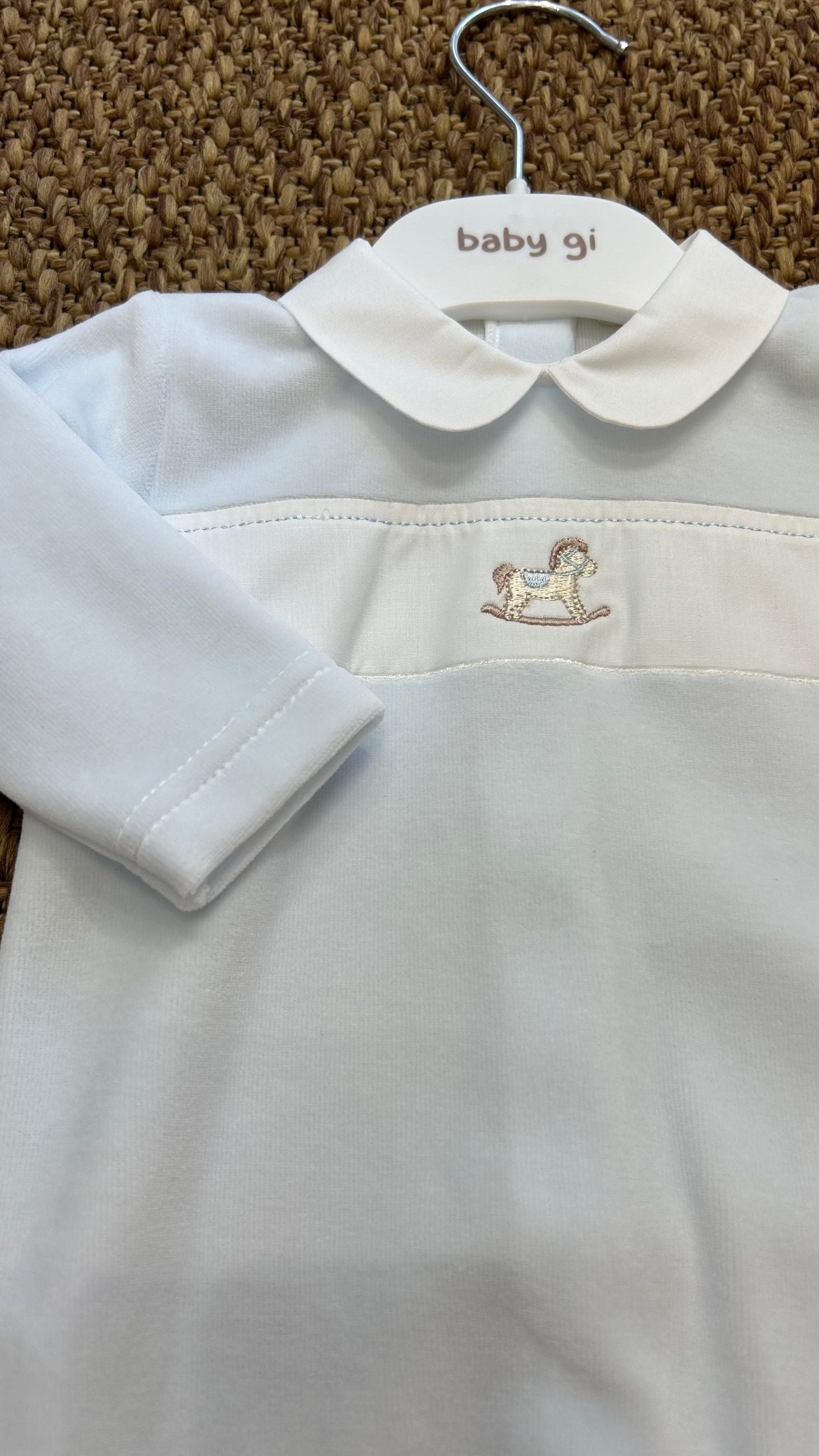 Tutina neonati cavalluccio a dondolo Baby Gi