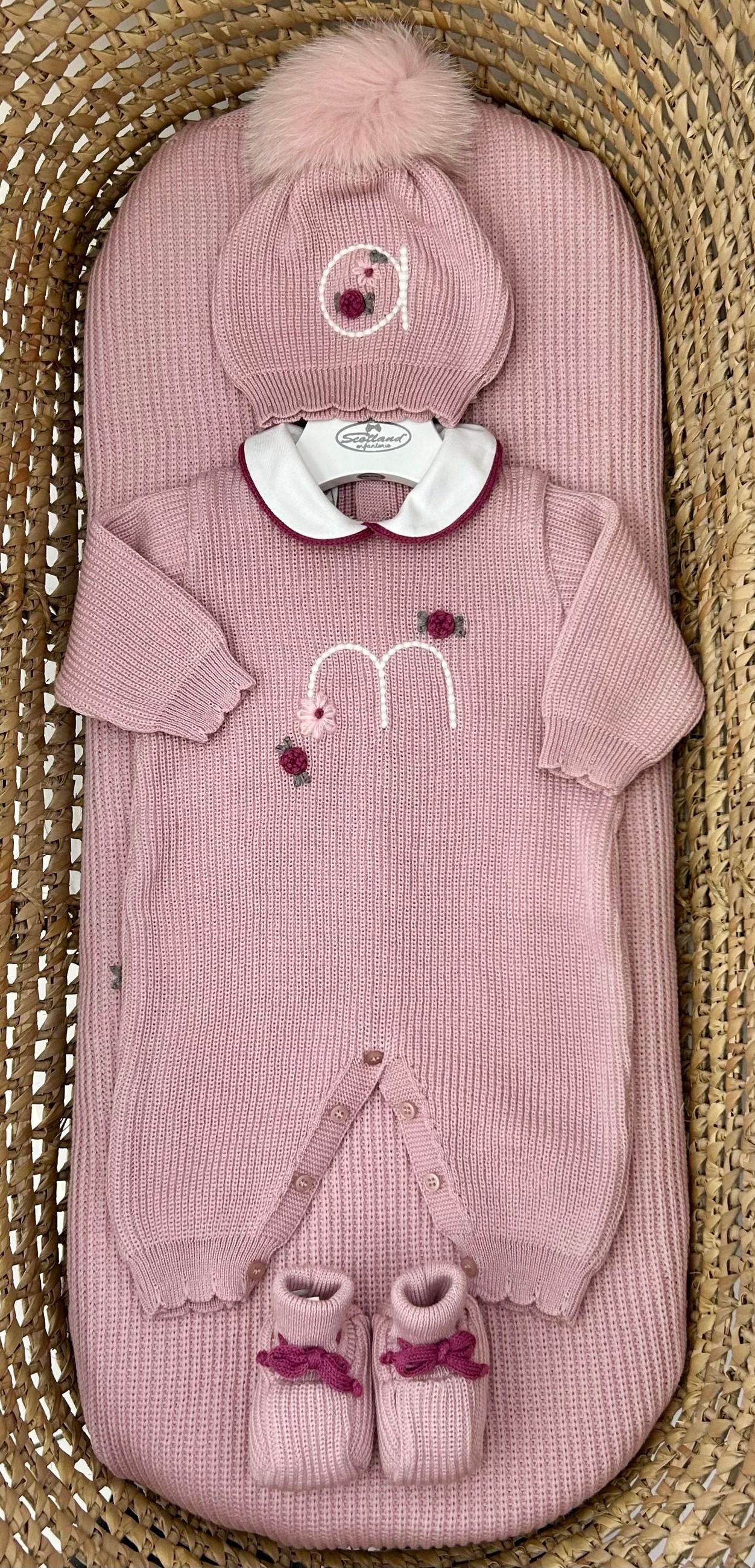Completo neonata tutina scarpine e cappello con ricamo Marlù