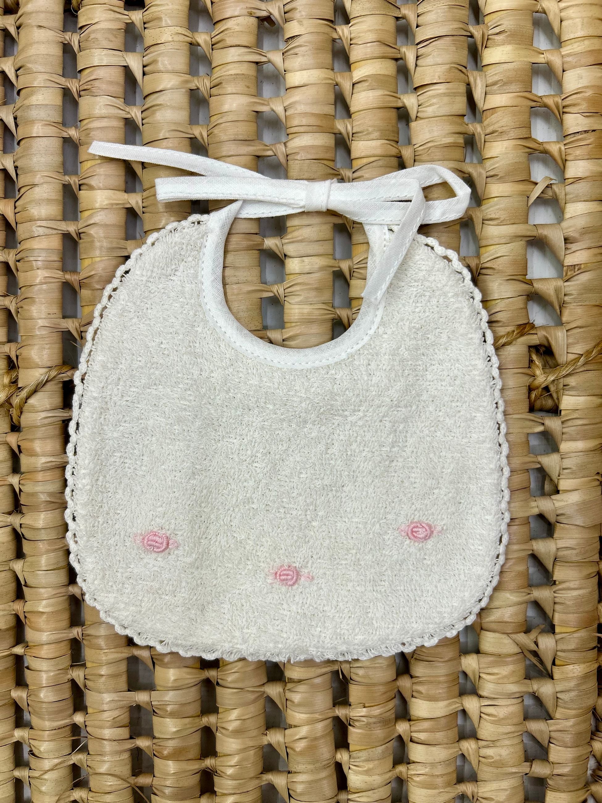 Bavetta neonata in spugna con roselline Artigian Baby
