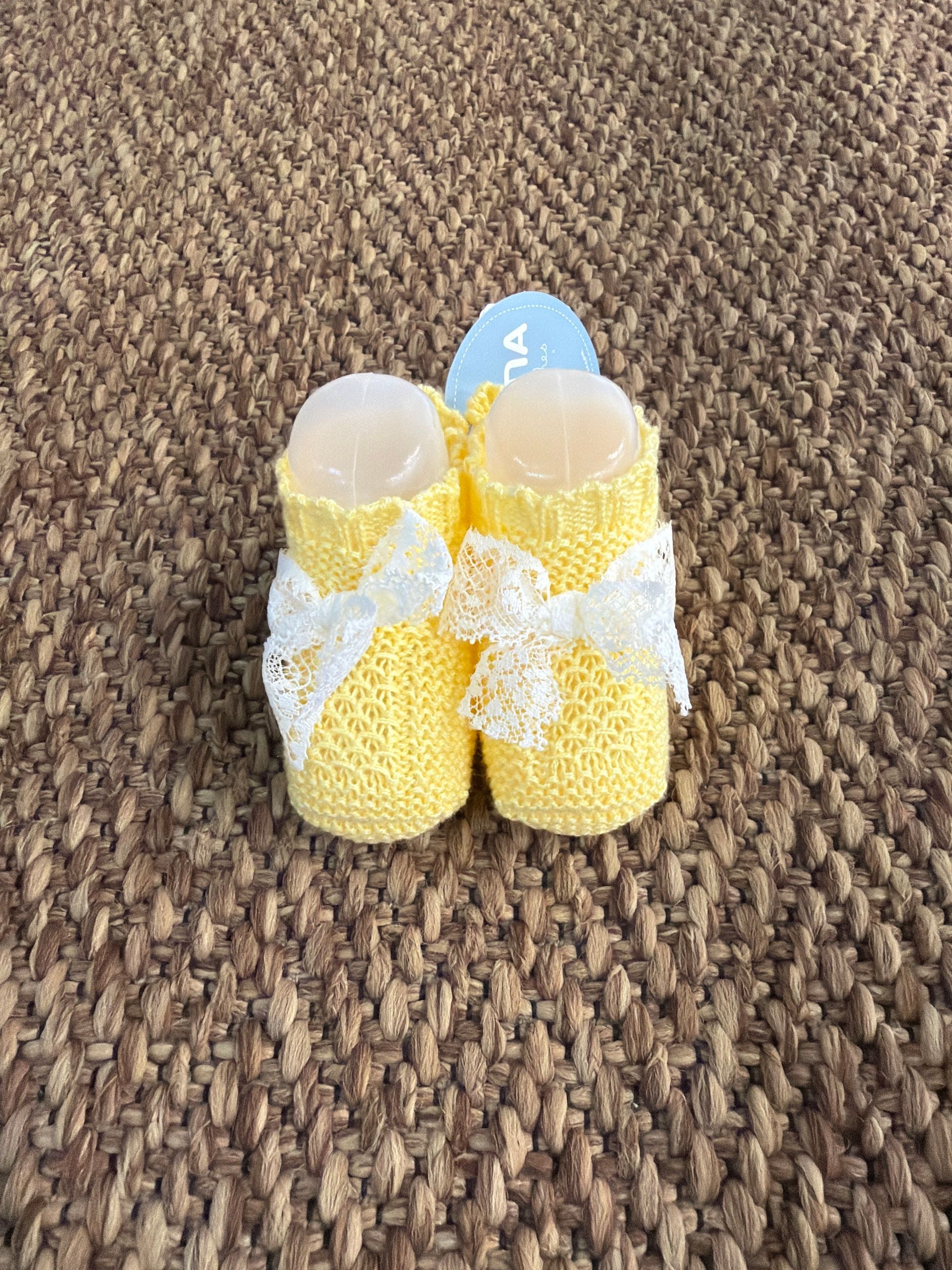 Babbucce neonata traforate con fiocchetto in pizzo Juliana