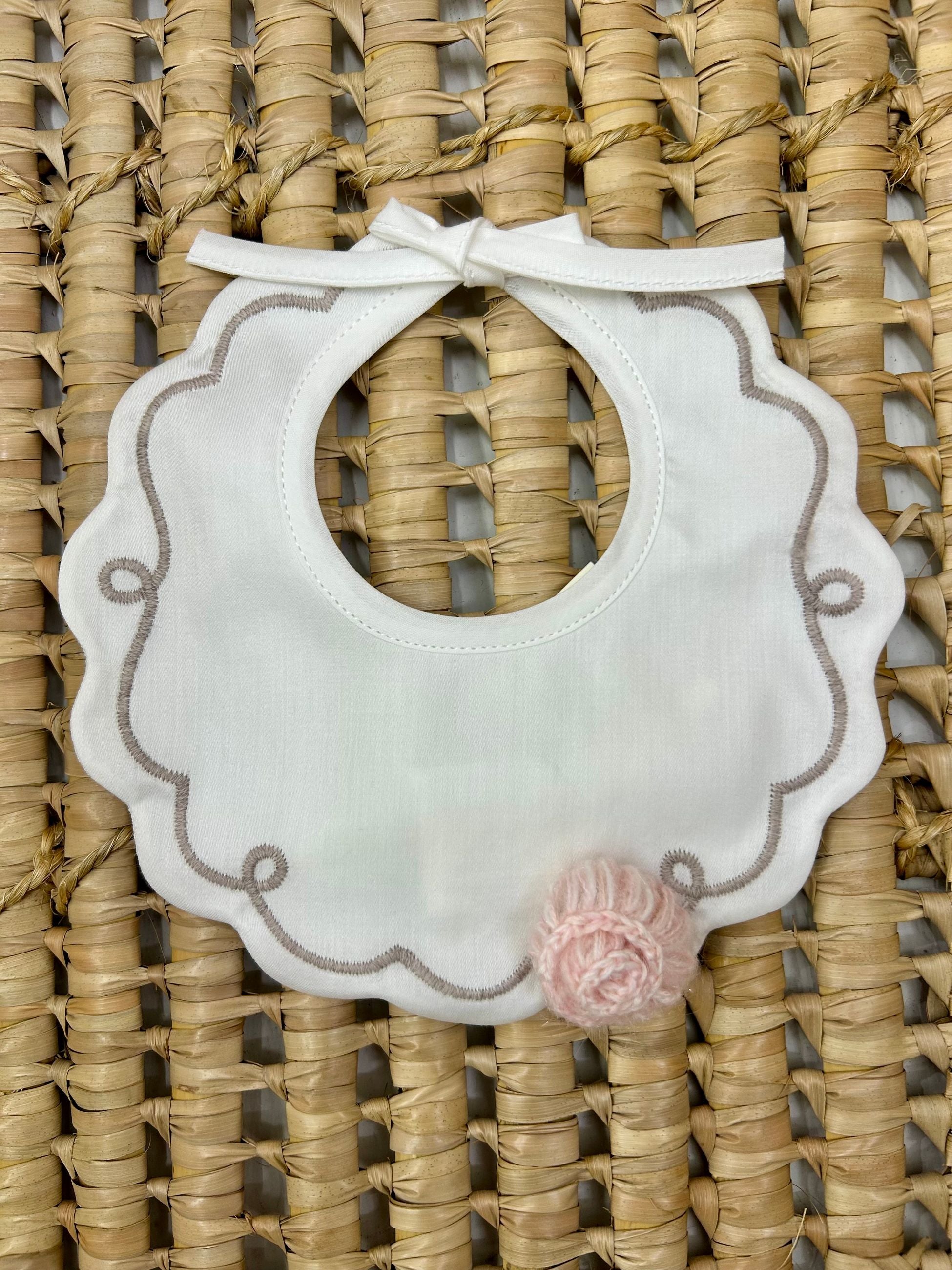 Bavetta neonata con rosa Marlù