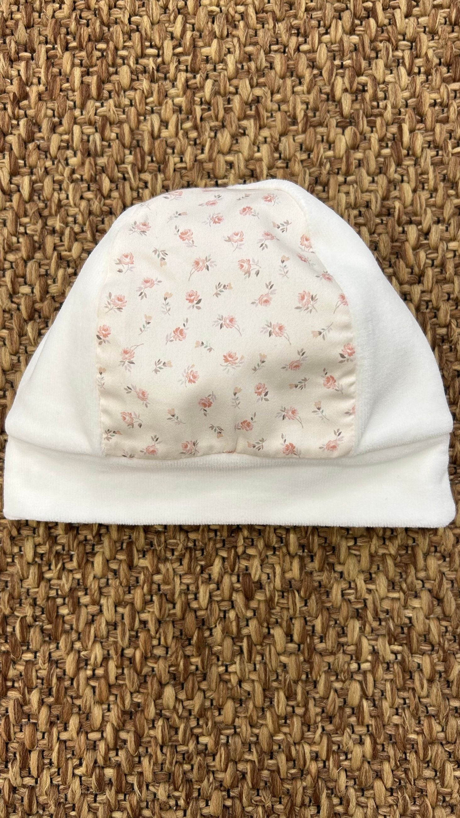 Cappellino neonata roselline Baby Gi
