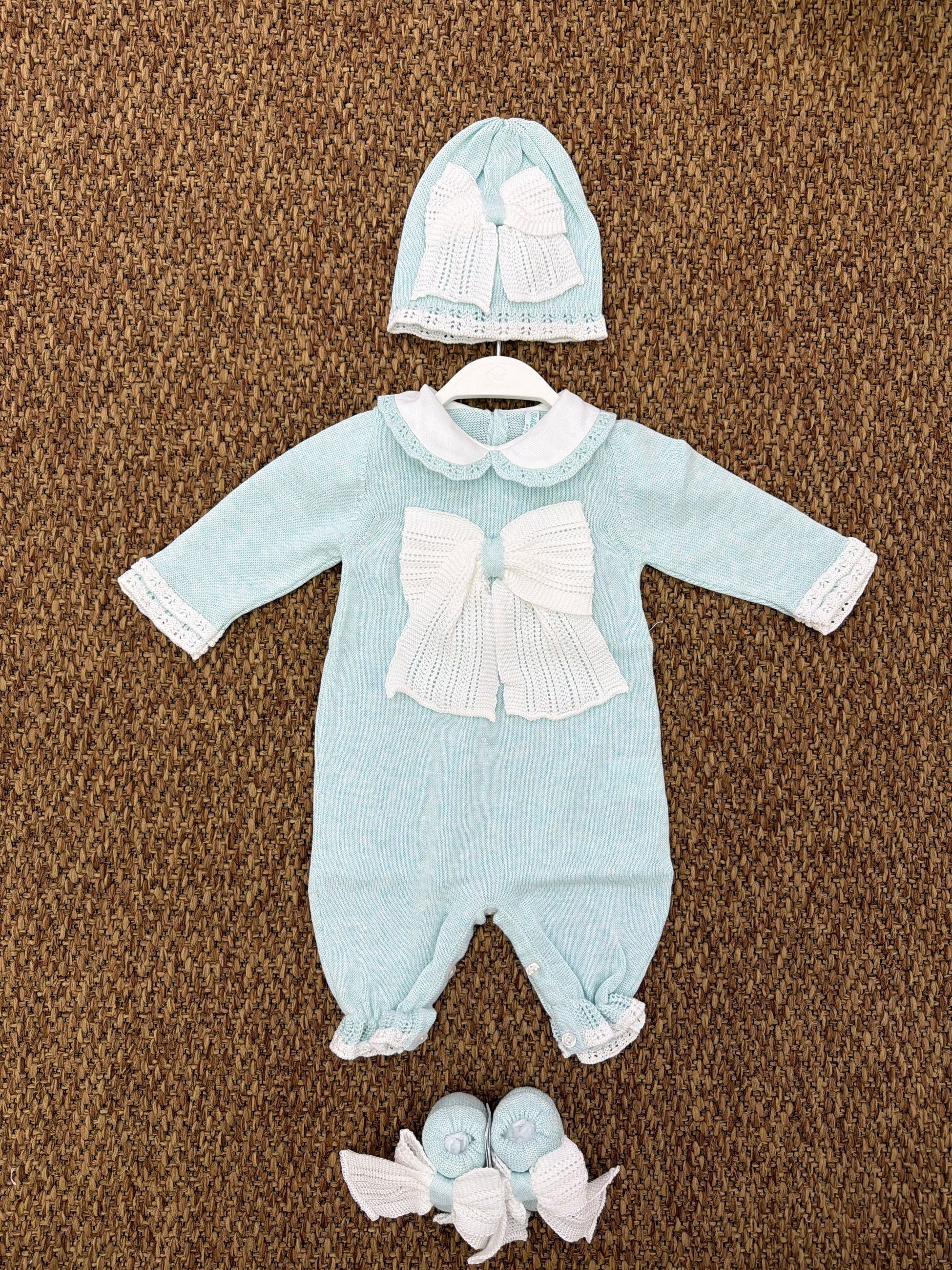 TUTINA CON CAPPELLO E SCARPINE