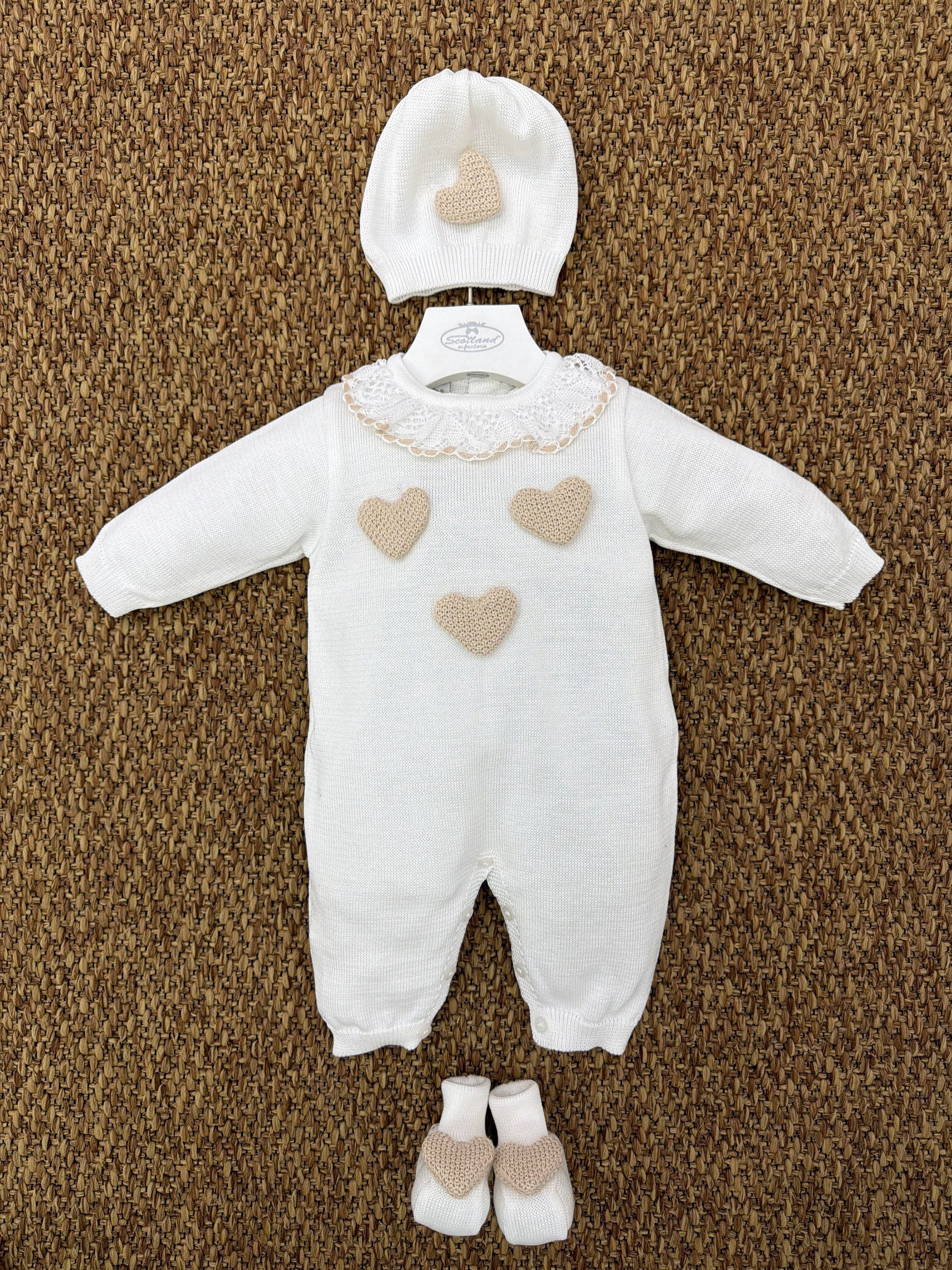Tutina neonata con cappellino e scarpine cuore Marlù