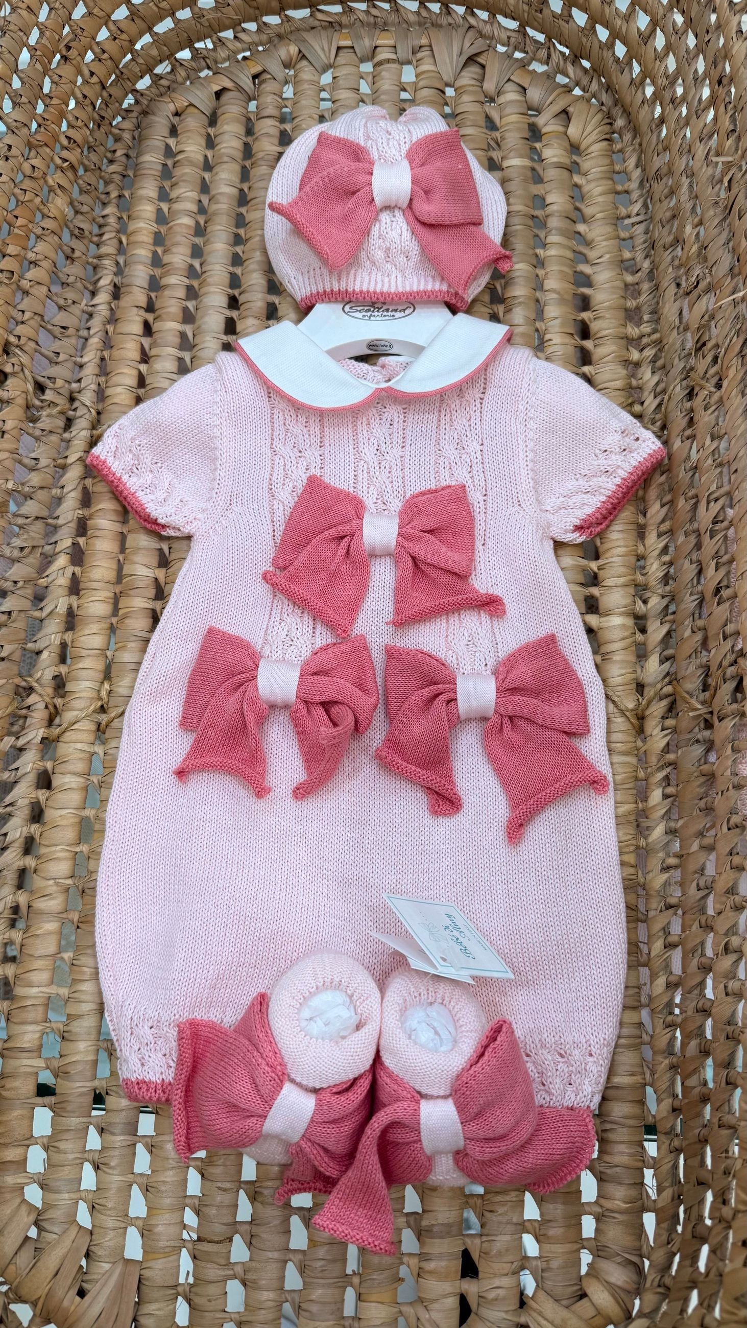 Completo Bimba 3 pezzi con fiocchi Bebè di Almy