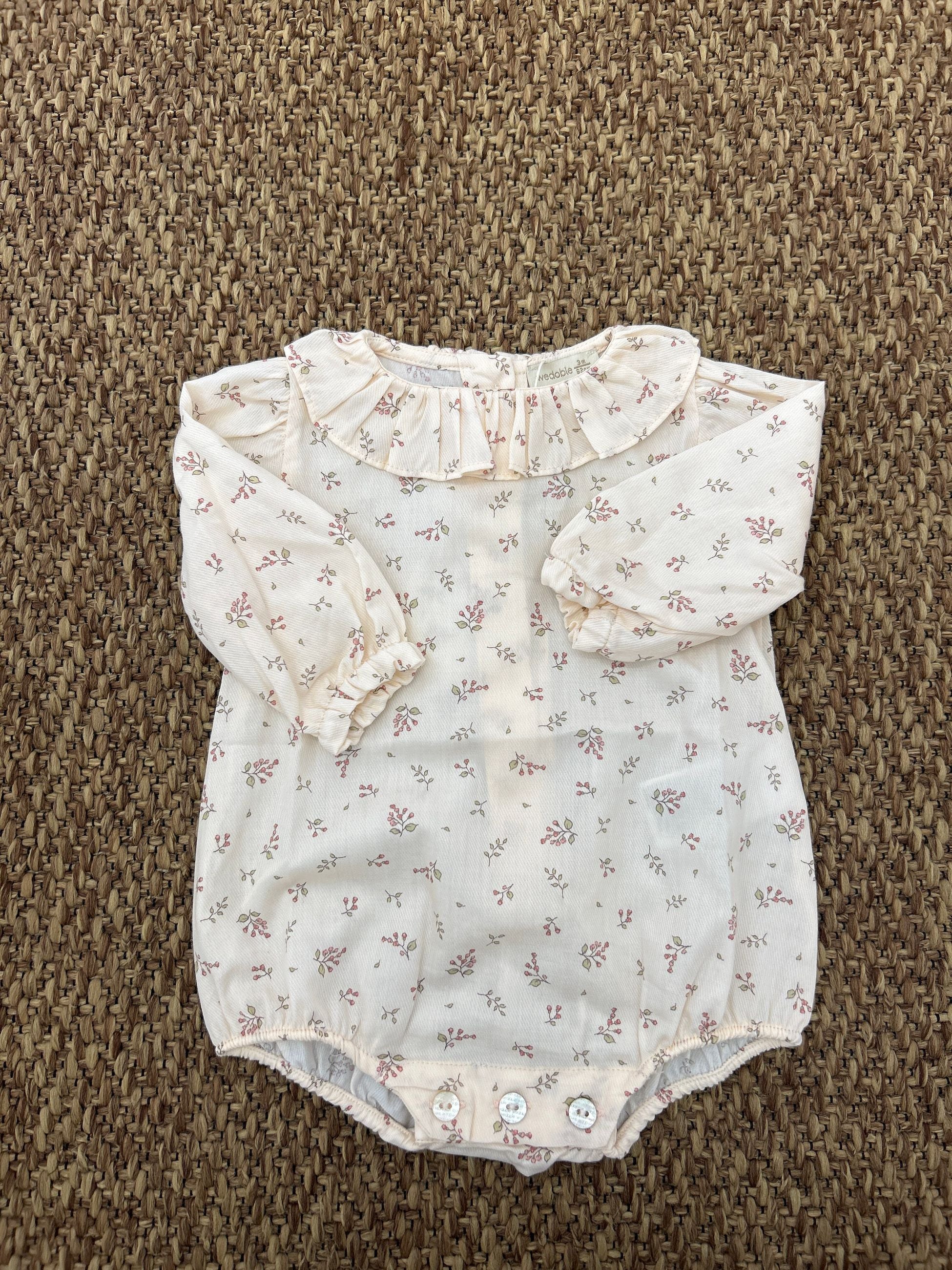 Pagliaccetto neonata a fiori Wedoble