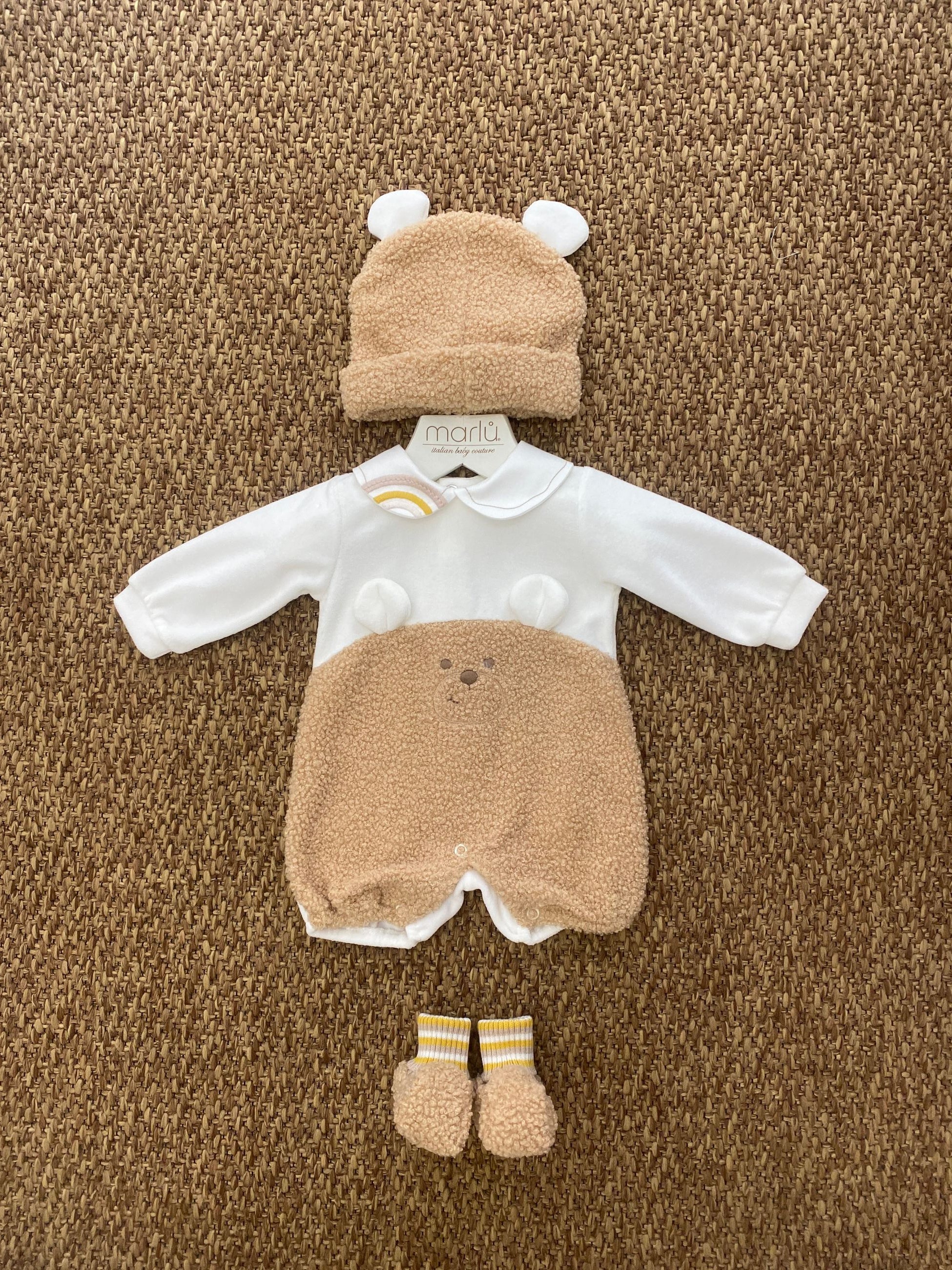Pagliaccetto neonati teddy con cappellino e scarpine Marlù