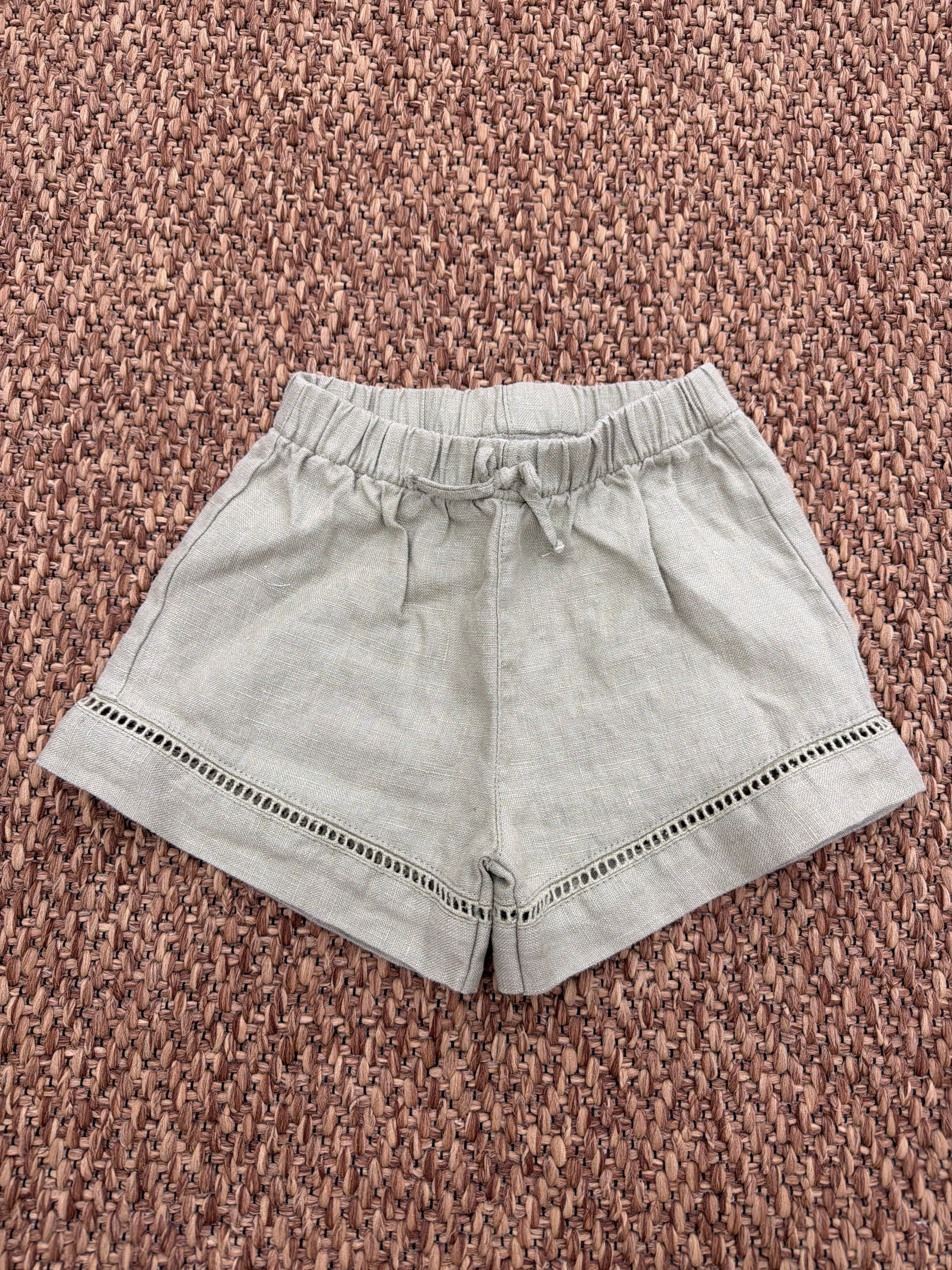 Shorts bimba in lino con dettaglio in pizzo Play Up