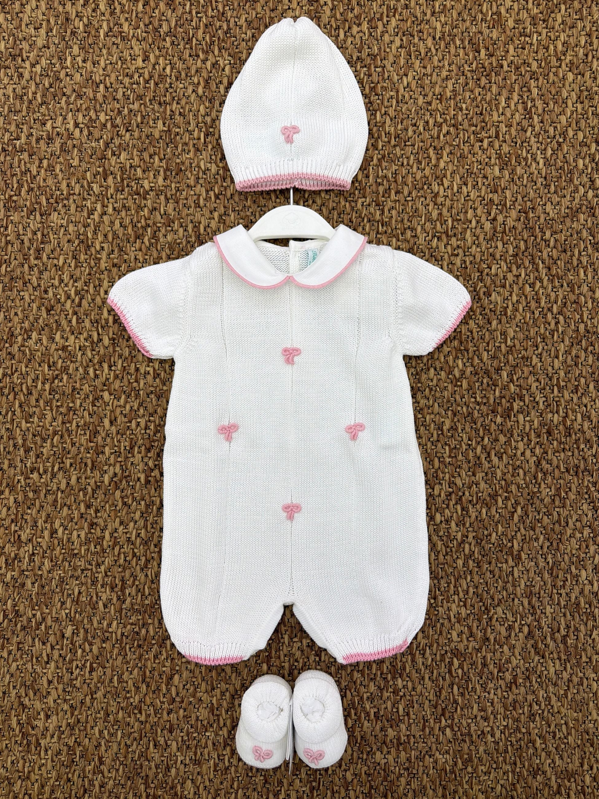 Pagliaccetto neonati fiocchetti con cappello e babbucce Bebè di Almy