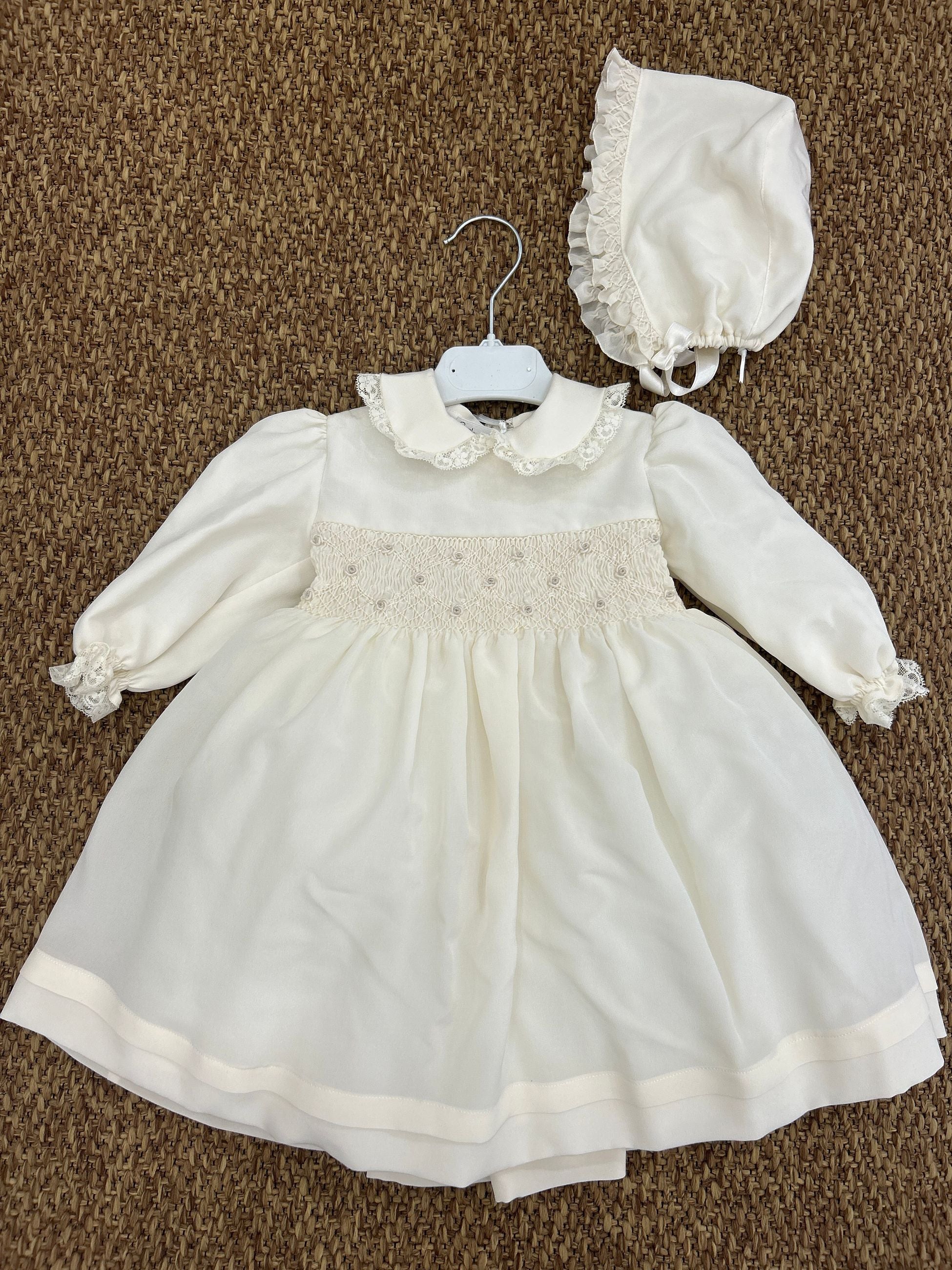 Abito cerimonia bimba con cuffia dettagli merletto Piccola Giuggiola