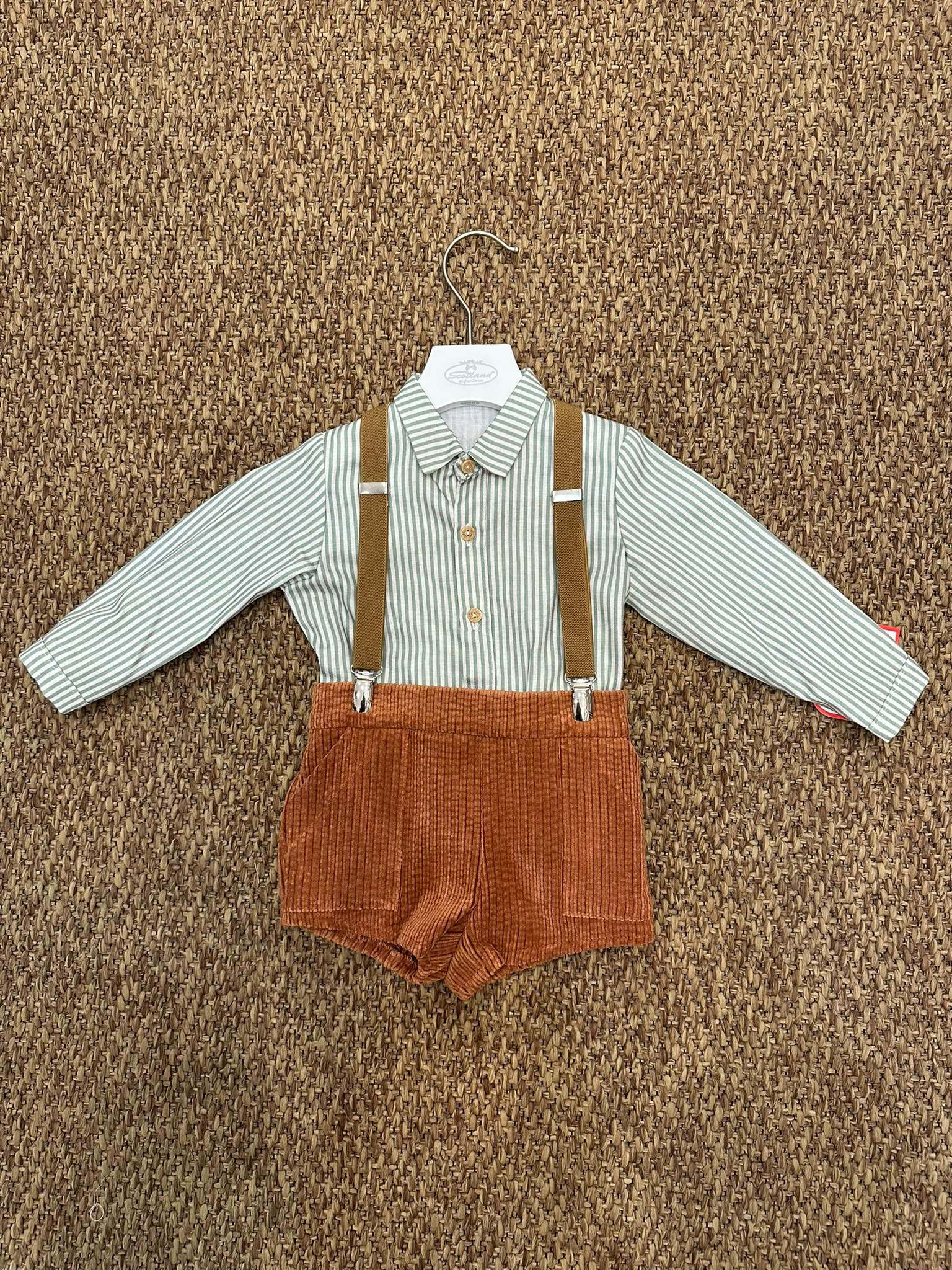 Completo bambino con bretelle e camicia a righe Del Sur